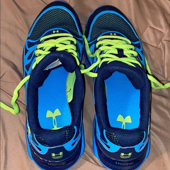 Under Armor - Picture 5 of 6